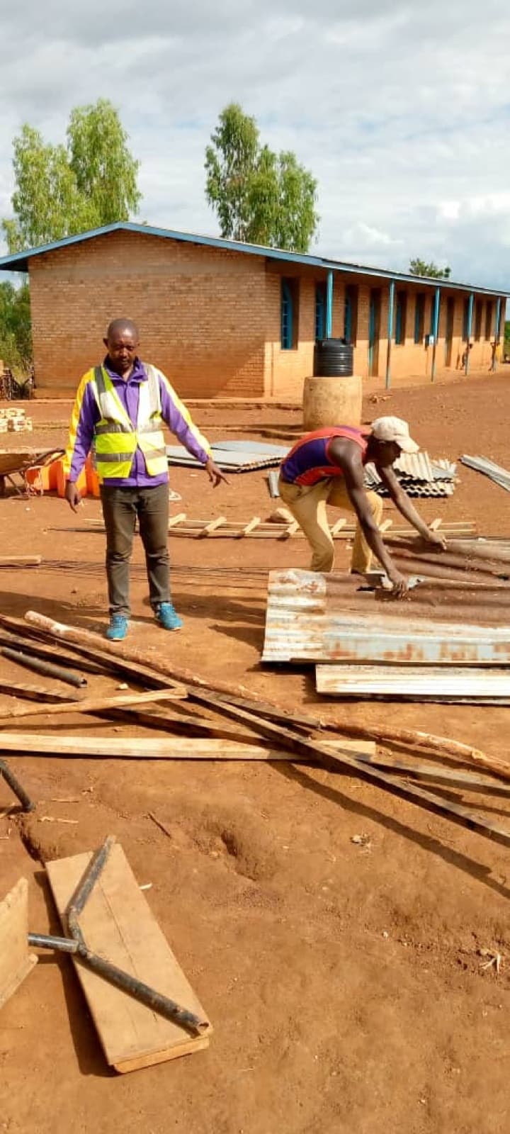Aulas rehabilitadas en Bugongo